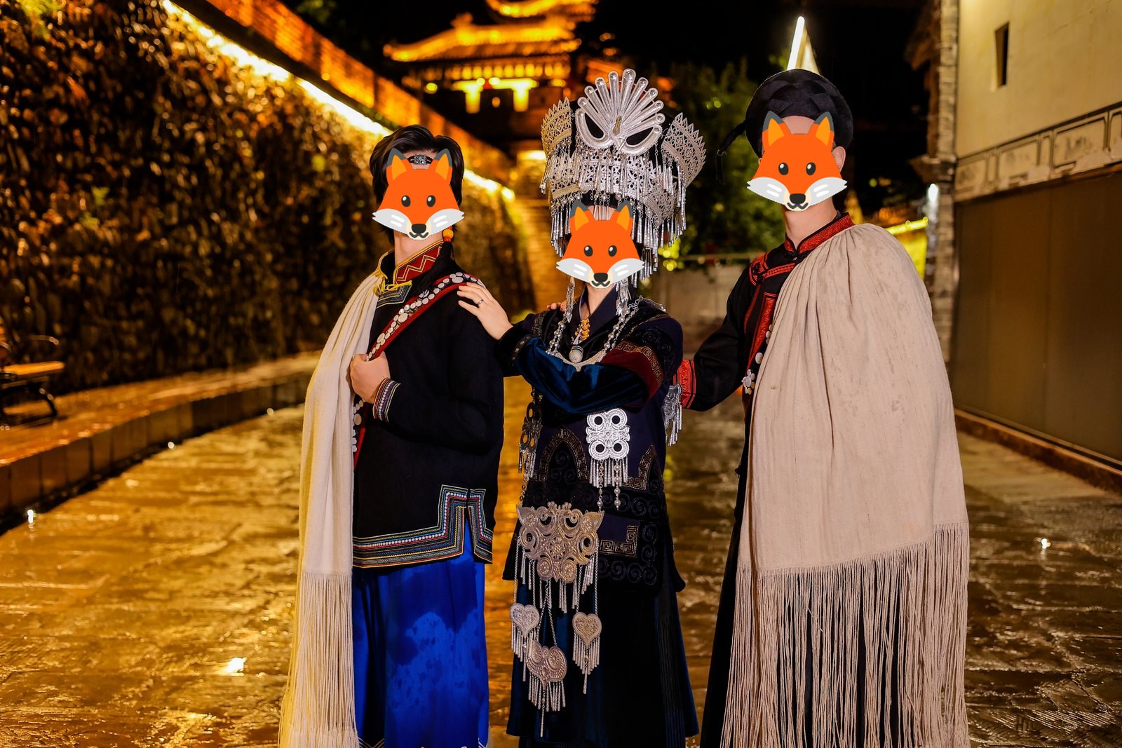 Cosplay in Yi outfits